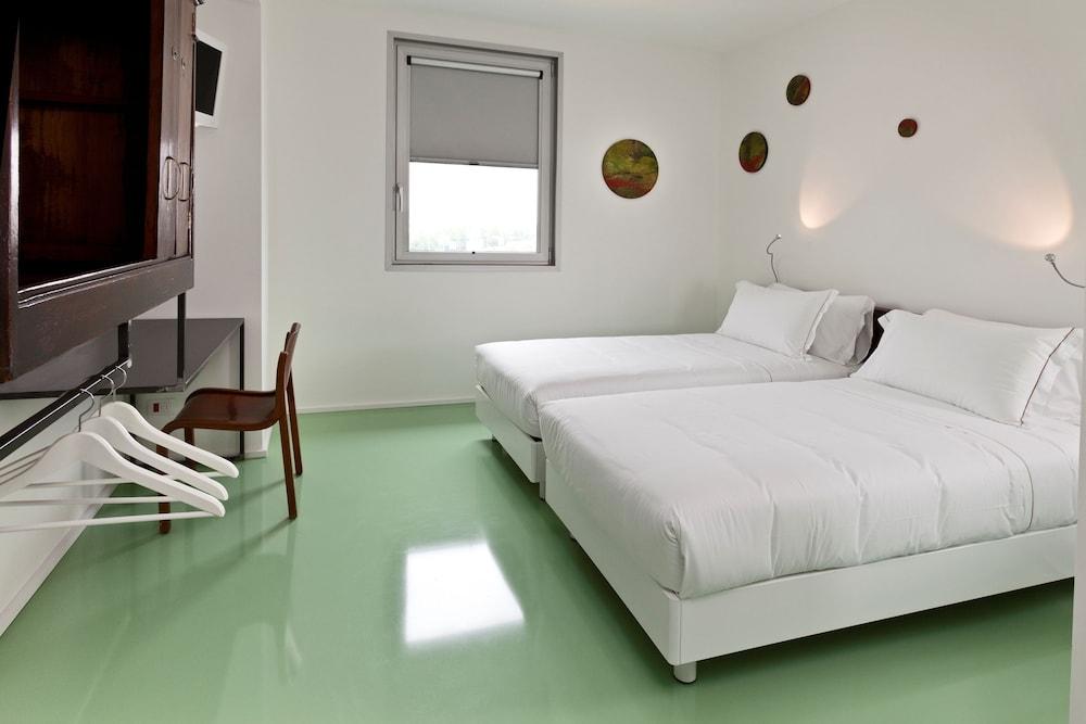 Aiden By Western Jhd Dunant Hotel 4*